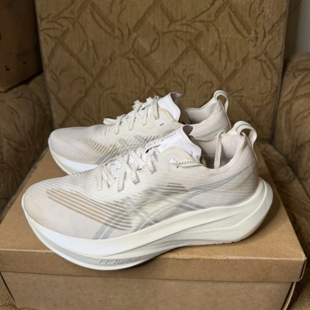 Asics Megablast Men's 7 Women's 8.5 White Gray Athletic Running Walking Shoes